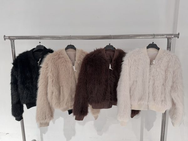 0248630 Chaqueta de pelo