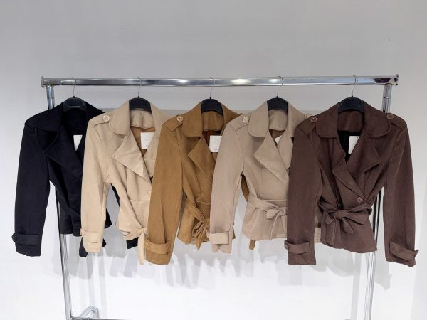 0431640 chaqueta con cinturón zara