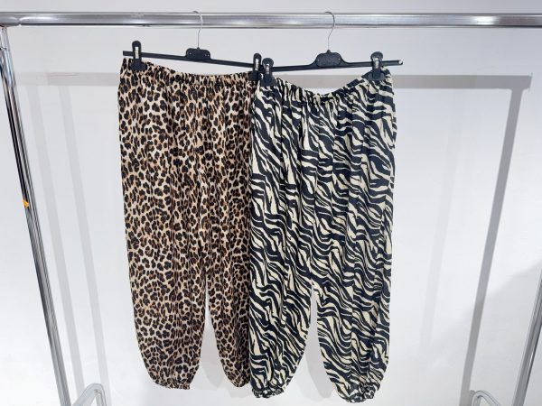 01600 pantalón satinado ánimal print