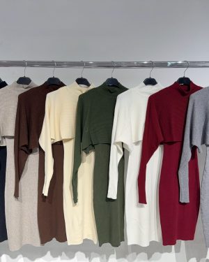 0516520 vestido con suéter encima