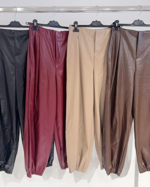 0131300 pantalón de puño polipiel Zara