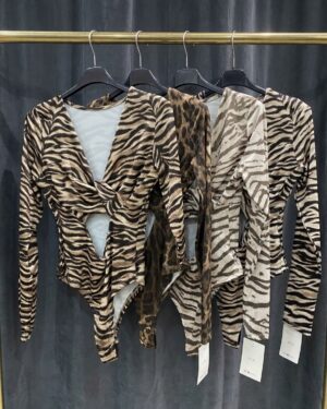 0147390 Body licra fría asimétrico estampado