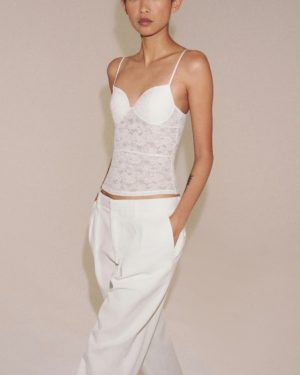 022440 Top encaje tirantes Zara